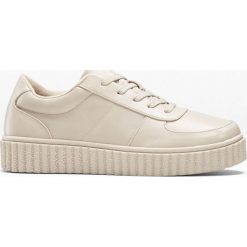 Sneakersy bonprix szary. Szare sneakersy męskie bonprix, bez zapięcia. Za 99,99 zł.