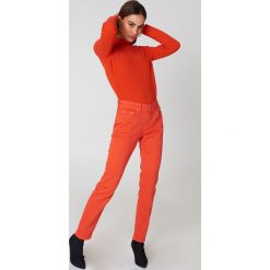 Twist & Tango Dżinsy Hannah - Red,Orange. Czerwone jeansy damskie marki Twist & Tango, z jeansu. W wyprzedaży za 161,98 zł.