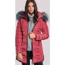 Ciemnoróżowa Kurtka Burnley. Różowe kurtki damskie Renee, na zimę, s, bez wzorów, z kapturem. Za 279,99 zł.