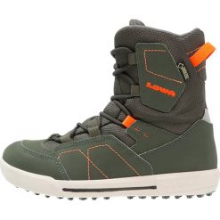 Lowa RAIK GTX Śniegowce oliv/neon orange. Zielone kozaki dziewczęce Lowa, ze skóry. W wyprzedaży za 259,35 zł.
