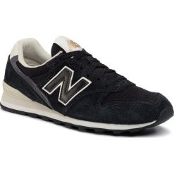 Sneakersy NEW BALANCE - WL996VHB Czarny. Czarne półbuty damskie New Balance, na co dzień, bez wzorów, ze skóry, bez obcasa, na płaskiej podeszwie, bez zapięcia. W wyprzedaży za 279,00 zł.