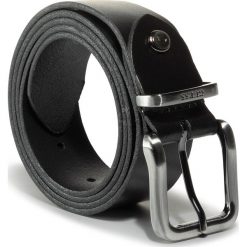 Pasek Męski GUESS - Not Coordinated Belts BM7262 LEA35 BLA. Czarne paski męskie Guess, w paski, ze skóry. W wyprzedaży za 179,00 zł.