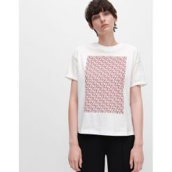 T-shirt oversize z napisami - Biały. Białe t-shirty damskie Reserved, s, z napisami, bez kołnierzyka. Za 39,99 zł.