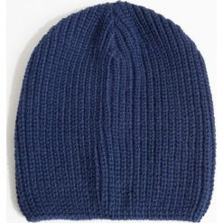 Simple - Czapka. Niebieskie czapki zimowe damskie marki Simple, na zimę, z dzianiny. W wyprzedaży za 49,90 zł.