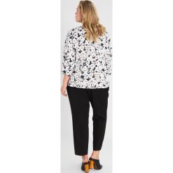 Bluzki asymetryczne: Zizzi VCLEVELAND BLOUSE Bluzka vanilla ice