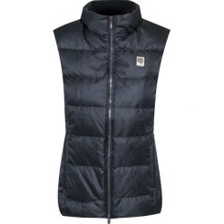 Kamizelka DESCENTE ISLA Print|Czarny. Czarne kamizelki damskie marki Descente, na zimę, bez wzorów, z tkaniny, glamour, bez kaptura. W wyprzedaży za 540,00 zł.