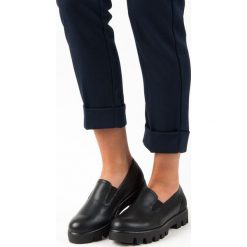 Półbuty casual ALEXIS. Czarne creepersy damskie J. STAR, casualowe. Za 32,90 zł.