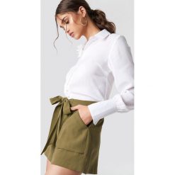 MANGO Szorty Bowie - Green. Zielone szorty damskie marki Mango, bez wzorów. Za 121,95 zł.