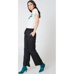 Samsoe & Samsoe Spodnie Bette - Black. Czarne spodnie damskie marki Samsøe & Samsøe, s. W wyprzedaży za 303,97 zł.