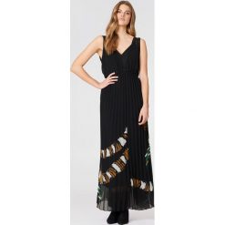 Sukienki: By Malene Birger Sukienka Riplis – Black,Multicolor