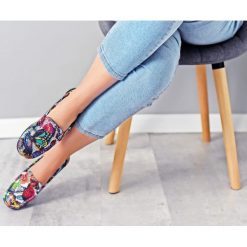 Mokasyny damskie - skóra naturalna - model 001 - kolor motyl. Szare mokasyny damskie Zapato, do pracy, na lato, bez wzorów, z jeansu, klasyczne, na niskim obcasie, na płaskiej podeszwie, bez zapięcia. W wyprzedaży za 248,00 zł.