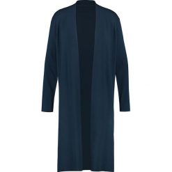 Kardigan w kolorze granatowym. Niebieskie kardigany damskie marki Gerry Weber. W wyprzedaży za 173,95 zł.