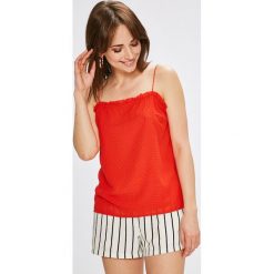 Vero Moda - Top Gabrielle. Czerwone bluzki damskie marki Vero Moda, s, z poliesteru. W wyprzedaży za 59,90 zł.