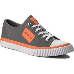 Trampki CALVIN KLEIN JEANS - Iziceio S1730 Silver. Szare półbuty męskie Calvin Klein Jeans, bez wzorów, z jeansu, eleganckie, bez zapięcia. W wyprzedaży za 299,00 zł.
