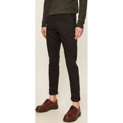Produkt by Jack & Jones - Spodnie. Zielone spodnie męskie PRODUKT by Jack & Jones, bez wzorów, z elastanu. W wyprzedaży za 79,90 zł.