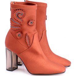 Pinko Botki "Acqua". Półbuty damskie Pinko, z aplikacjami, z materiału, na wysokim obcasie, bez zapięcia. Za 289,00 zł.