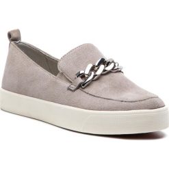 Półbuty CAPRICE - 9-24200-22 Lt Grey Suede 201. Szare półbuty damskie Caprice, na co dzień, bez wzorów, ze skóry, bez obcasa, na płaskiej podeszwie, bez zapięcia. W wyprzedaży za 189,00 zł.