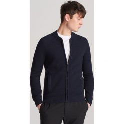 Rozpinany sweter - Granatowy. Niebieskie swetry męskie Reserved, s. Za 139,99 zł.