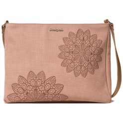 Desigual Torebka Damska Bols Atila Espot, Różowa. Różowe torebki klasyczne damskie marki Desigual, z haftami, z haftem. Za 249,00 zł.