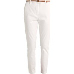 Chinosy damskie: b.young DAYS CIGARET PANTS Chinosy off white