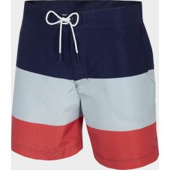 Spodenki plażowe męskie SKMT603 - czerwony - Outhorn. Czerwone spodenki i szorty męskie Outhorn, m, bez wzorów, z tkaniny. Za 69,99 zł.