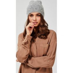 Czapka z perełkami. Szare czapki damskie Moodo, bez wzorów, z elastanu. Za 49,99 zł.
