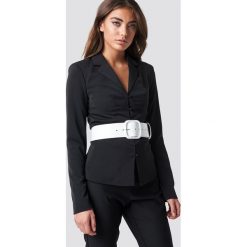 NA-KD Trend Marynarka z detalami - Black. Czarne marynarki damskie NA-KD Trend, bez wzorów. Za 121,95 zł.