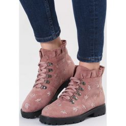 Różowe Botki Layering. Czerwone botki damskie na obcasie vices, na jesień, z materiału, z okrągłym noskiem, na sznurówki. Za 119,99 zł.