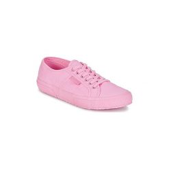 Buty Superga 2750 COTU CLASSIC. Różowe trampki i tenisówki damskie Superga, bez wzorów, bez zapięcia. Za 199,20 zł.