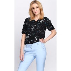 Czarna Bluzka Roxanne. Bluzki damskie Born2be. Za 34,99 zł.
