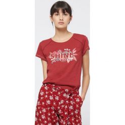 Etam - T-shirt piżamowy Klem. Czerwone piżamy damskie Etam, s, z nadrukiem, z bawełny, bez rękawów. W wyprzedaży za 59,90 zł.