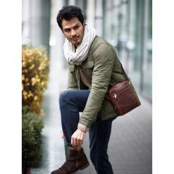 UNIKATOWA TORBA MĘSKA NA RAMIĘ MARKI BUFFALO WILD. Żółte torby męskie skórzane BUFFALO WILD, w paski, ze skóry, eleganckie. Za 179,90 zł.