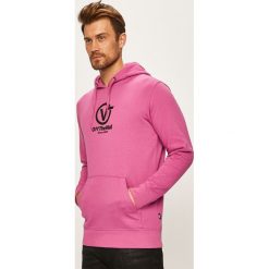 Vans - Bluza. Różowe bluzy męskie Vans, s, z nadrukiem, z bawełny, z kapturem, bez rękawów, z kapturem. W wyprzedaży za 199,90 zł.