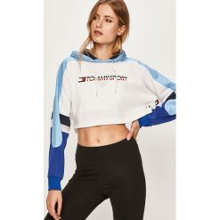 Tommy Sport - Bluza. Białe bluzy sportowe damskie Tommy Sport, s, z nadrukiem, z poliesteru, bez rękawów, z kapturem. W wyprzedaży za 299,90 zł.