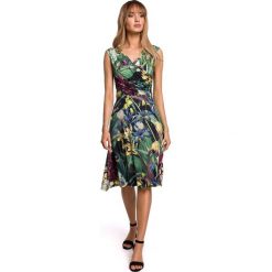 Sukienka we wzór rozkloszowana z marszczeniem na biuście - model 2. Sukienki damskie Style, na lato, s, bez wzorów, z elastanu, bez kołnierzyka, bez rękawów, rozkloszowane. Za 229,00 zł.