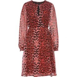 Sukienka w cętki leoparda bonprix czerwono-czarny w cętki leoparda. Czerwone sukienki damskie bonprix, z haftami, bez kołnierzyka, bez rękawów, kopertowe. Za 149,99 zł.