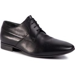 Półbuty GINO ROSSI - Eliot MPV110-258-E100-9900-0 99. Czarne buty wizytowe męskie Gino Rossi, bez wzorów, ze skóry, klasyczne, bez zapięcia. W wyprzedaży za 259,00 zł.