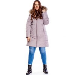 Kurtka z kapturem beżowy. Brązowe kurtki damskie Tagless, plus size, bez wzorów, z poliesteru, z kapturem. Za 309,00 zł.
