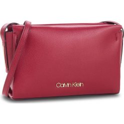 Torebka CALVIN KLEIN - Frame Ew Crossbody K60K604447 628. Czerwone listonoszki damskie Calvin Klein, ze skóry ekologicznej. Za 399,00 zł.