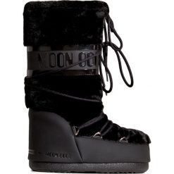 Śniegowce MOON BOOT CLASSIC FAUX FUR. Czarne buty trekkingowe damskie na zimę. W wyprzedaży za 704,00 zł.