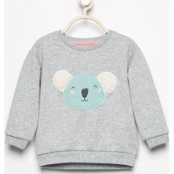 Bluza z naszywką - Jasny szar. Szare bluzy niemowlęce marki Reserved, z aplikacjami. Za 39,99 zł.