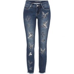 Dżinsy SKINNY z haftem bonprix niebieski "stone washed". Niebieskie jeansy damskie bonprix. Za 149,99 zł.