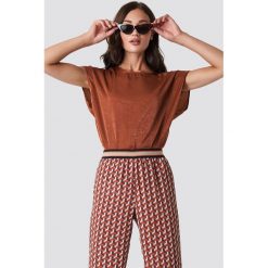 Rut&Circle Błyszczący top - Copper. Szare topy damskie marki Rut&Circle, bez wzorów, z materiału, z okrągłym kołnierzem. Za 104,95 zł.