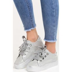 Szare Buty Sportowe City of Angels. Czerwone buty sportowe damskie marki Born2be, z aplikacjami, z materiału. Za 69,99 zł.