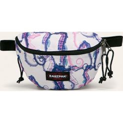 Eastpak - Nerka. Białe nerki damskie Eastpak, w paski, z poliesteru, bez dodatków. W wyprzedaży za 69,90 zł.