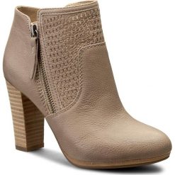 Botki GEOX - D Kali A D62L1A 000EM C6738 Lt Taupe. Brązowe buty zimowe damskie Geox, z materiału, na obcasie. W wyprzedaży za 299,00 zł.