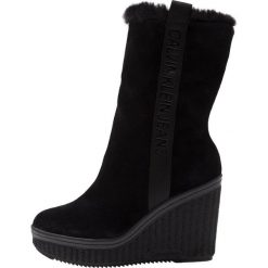 Calvin Klein Jeans SHUANA Botki na obcasie black. Brązowe botki damskie na obcasie marki Calvin Klein Jeans, z jeansu. Za 769,00 zł.