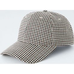 Czapka w pepitkę. Szare czapki męskie marki Pull&Bear. Za 59,90 zł.