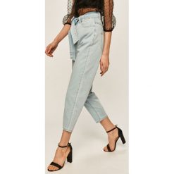 Answear - Jeansy. Niebieskie jeansy damskie ANSWEAR, s, z podwyższonym stanem. W wyprzedaży za 119,90 zł.