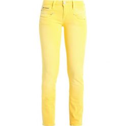 Freeman T. Porter ALEXA Jeans Skinny Fit limelight. Żółte boyfriendy damskie Freeman T. Porter. Za 379,00 zł.